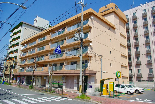 アルファコーポラスの外観
