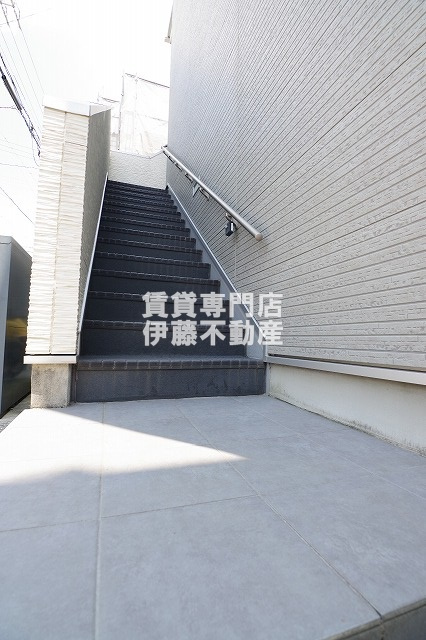 カーサ ベル 稲生のエントランス