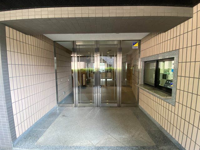 コスモ川崎駅前通り（川崎区新川通）のエントランス|清潔なエントランスです