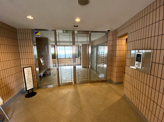 コスモ川崎駅前通り（川崎区新川通）のエントランス|毎日通るエントランスはこのようになっています