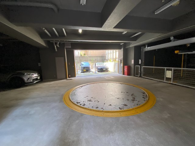 コスモ川崎駅前通り（川崎区新川通）の駐車場|駐車場があります