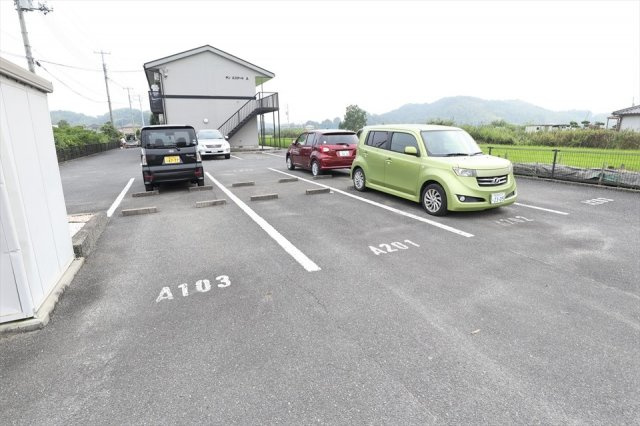 サンエステート　Ａの駐車場