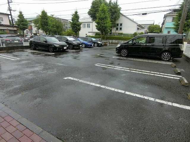 レイツインズⅠの駐車場