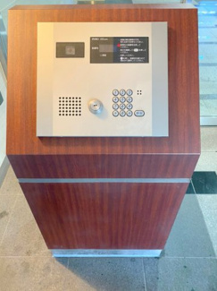 オートロックです。