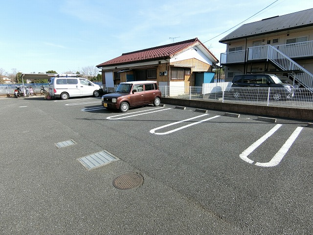 ラフォーレ西砂の駐車場