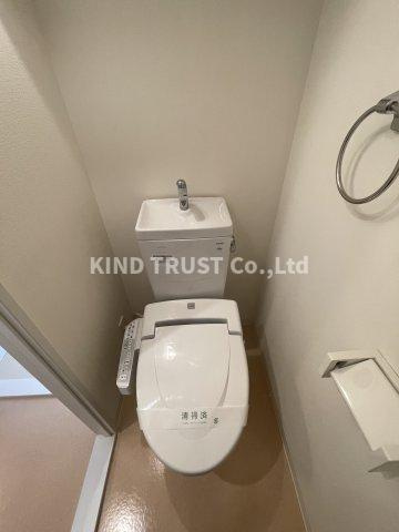 アイディル中之島イーストのトイレ|落ち着いた色調のトイレです