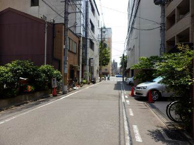 グランドパレス御池衣棚の周辺|前面道路（衣棚）