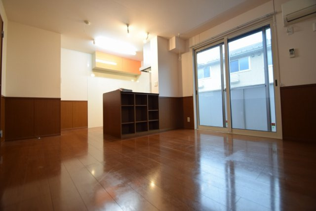 メゾンゴールドⅤの居間・リビング|広いリビングです