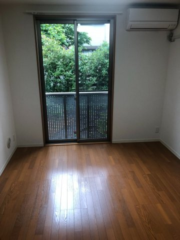 スクーデリア府中の居間・リビング