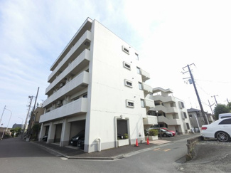 【外観】 | 総戸数２６戸、１９９０年３月築、管理人は巡回勤務につき管理体制良好です♪