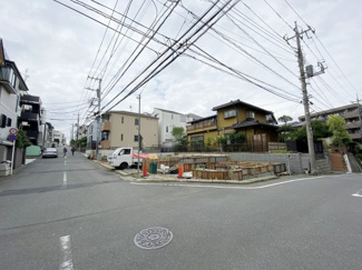 【前面道路含む現地写真】