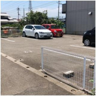 【駐車場】 | マ・メゾンY | 駐車場があるので、車を買う予定の方も安心です