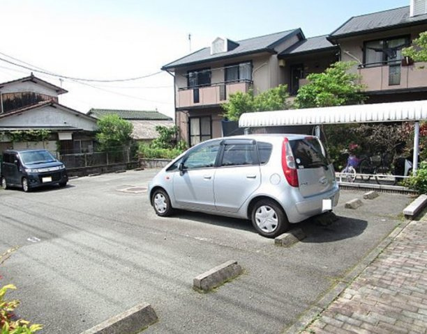 アフロ―テ山川【10.000円キャッシュバック対象物件】の駐車場