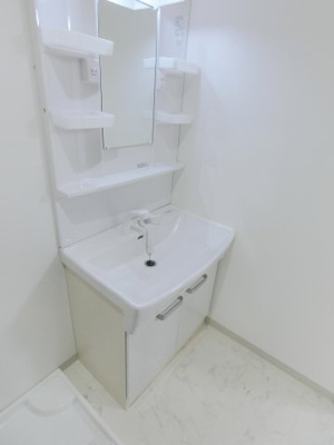 【独立洗面台】 | ワコーレヴィータ大開ステーシア | 朝の身支度には欠かせない独立洗面化粧台