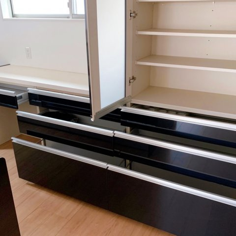 【キッチン】 | 東区広谷 | たっぷり収納できるカップボード♪