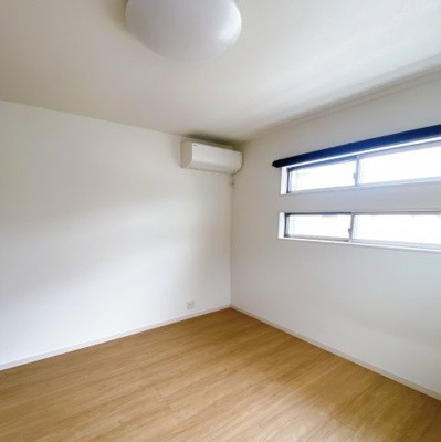 【洋室】 | 東区広谷 | 主寝室にもエアコンが付いています♪