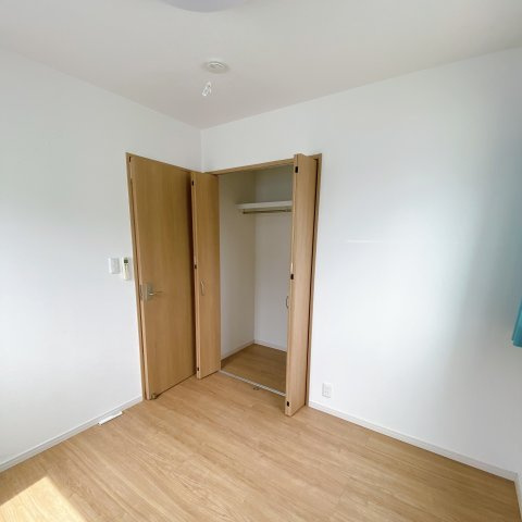 【洋室】 | 東区広谷 | 洋室①にあるクローゼットです