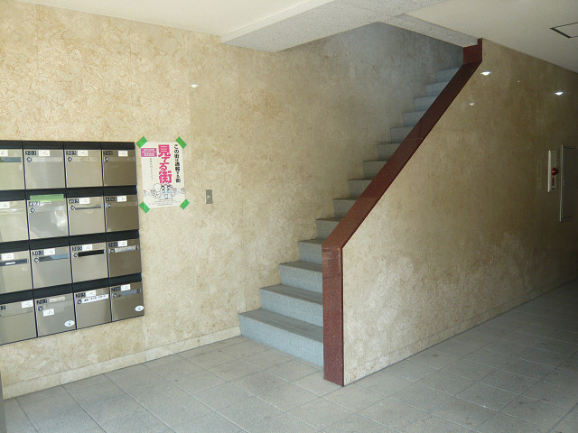 アドラブールKのエントランス|【アドラブールK】