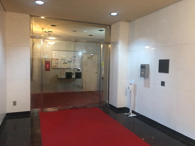 メゾンド四谷のエントランス