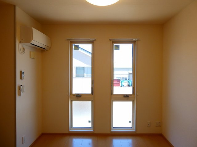 ファミールTettoの洋室|北洋室5帖