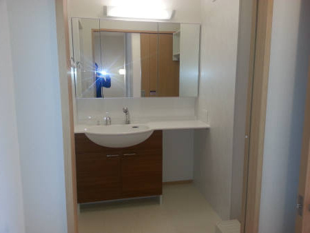 ファミールTettoの独立洗面台|シャンプードレッサー