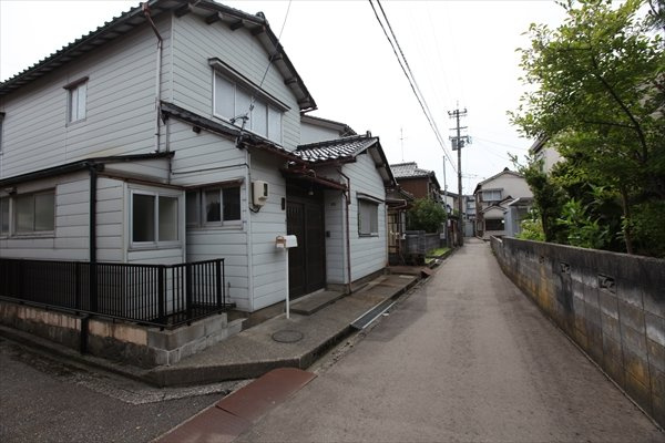 【前面道路含む現地写真】の画像