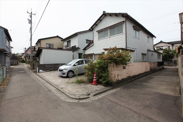 【前面道路含む現地写真】の画像