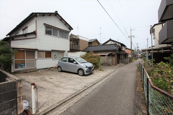 【前面道路含む現地写真】の画像