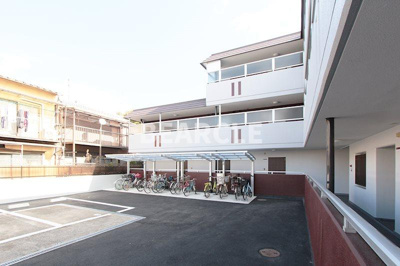【駐車場】 | サンコーポ飯田 | 駐車場に車を止められます