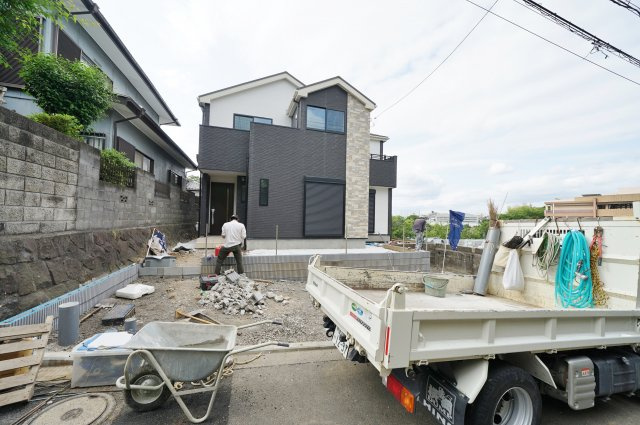 【保土ケ谷区境木町75-44新築戸建て】（初音ヶ丘小学校・橘中学校）の外観|間口約11.3mの整形地です。