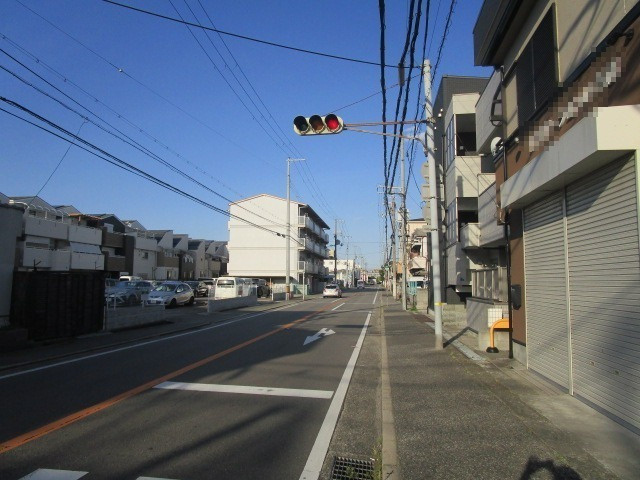 尼崎市東難波町３丁目の店付住宅の周辺