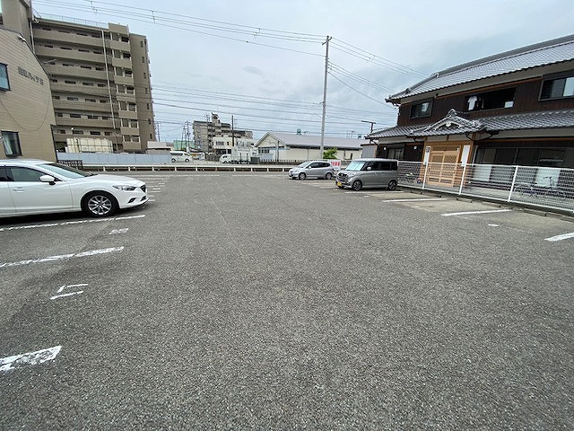 NSハイツの駐車場
