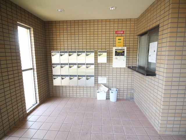 シャトーMUKUNOKIのエントランス|オートロック付