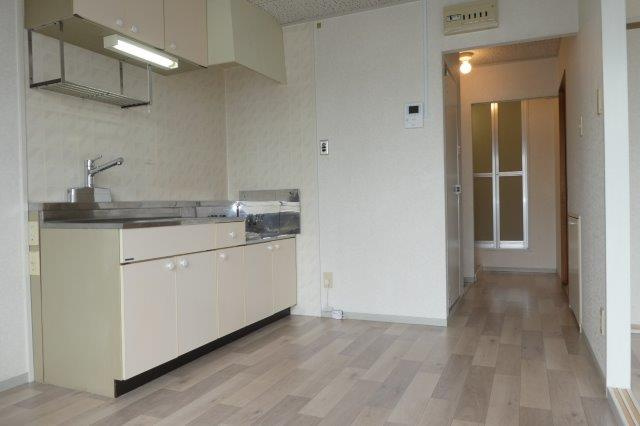 プレジール佐藤Aのキッチン|ダイニング