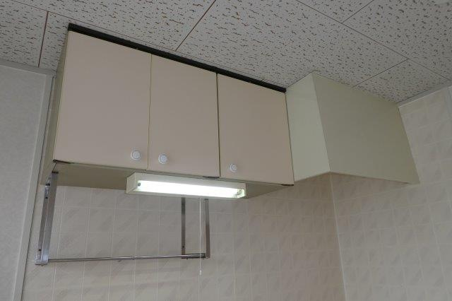 プレジール佐藤Aのキッチン|キッチン上収納