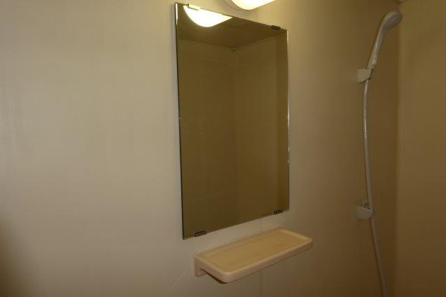 プレジール佐藤Aの浴室|浴室鏡