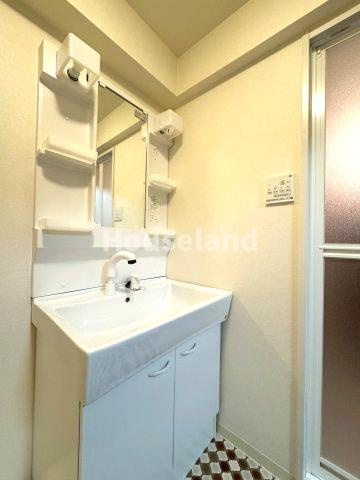 千ビルの独立洗面台