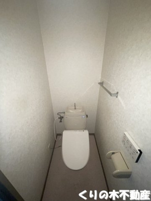 【トイレ】 | ファミールマナベ | 清潔感のあるトイレです