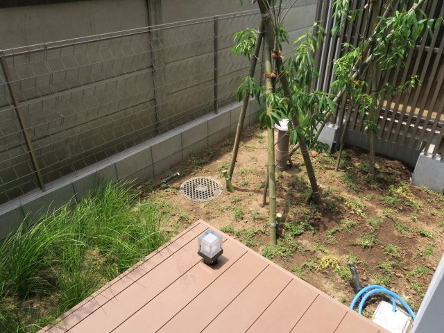 レジデンス本八幡プレイスの庭