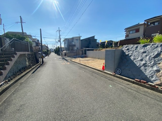 グラッド・タウン招提中町２丁目の前面道路含む現地写真|■閑静な住宅街で昼も夜も静かですよ♪♪