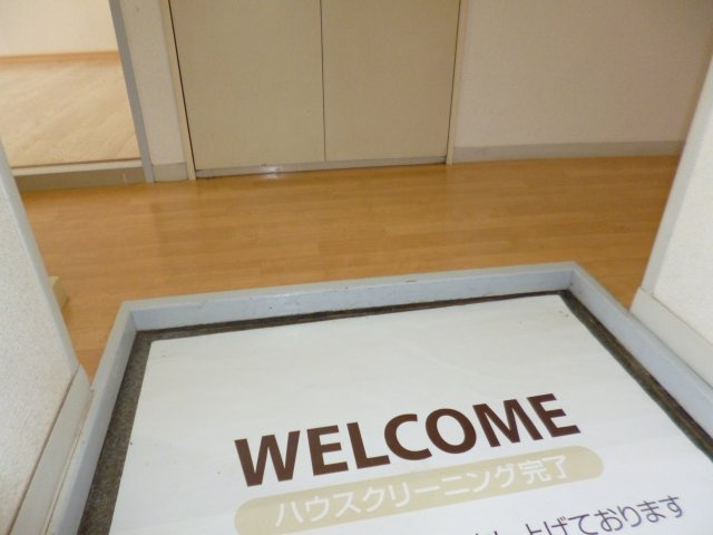 プレジール２２の玄関