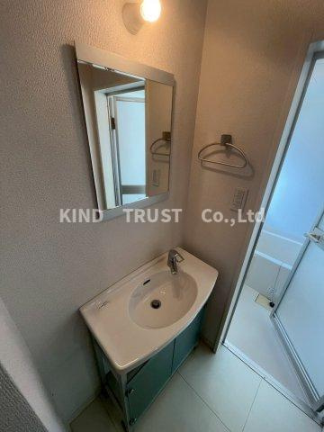 ケイズプレイスの洗面所|明るい洗面所です