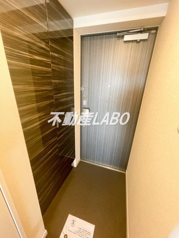 ファステート大阪ドームライズの玄関