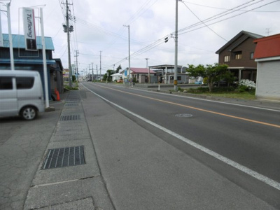 【前面道路含む現地写真】 | 黒石市北美町土地 | 前面道路含む現地写真です