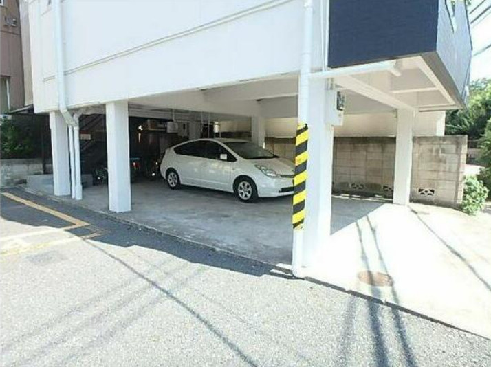 【駐車場】