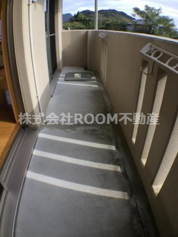 ユーミー吾田東のバルコニー