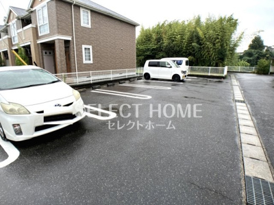 【駐車場】 | ドリームC | 駐車場に車を止められます