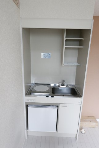 プレミアリラガーデン鶴見仲通のキッチン|同アパートの参考写真です。