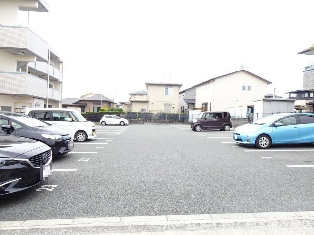 熊本市東区山ノ神２丁目の賃貸マンションの庭