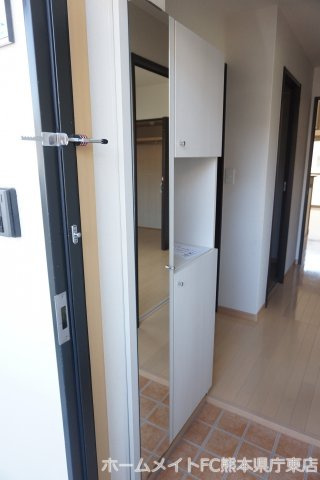 熊本市東区山ノ神２丁目の賃貸マンションの玄関